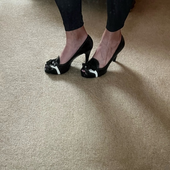 White House Black Market “Kate” Black & White Patent Leather Heels - Picture 11 of 17